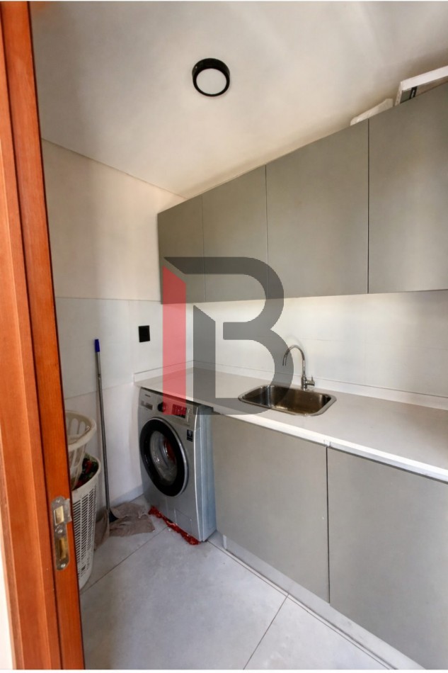 EXCLUSIVO PISO DE CATEGORIA - 226 m² con Doble Cochera | Cipolletti Centro