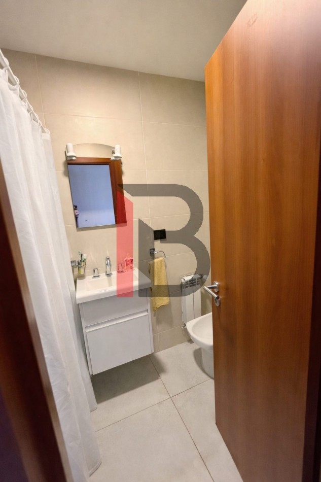 EXCLUSIVO PISO DE CATEGORIA - 226 m² con Doble Cochera | Cipolletti Centro