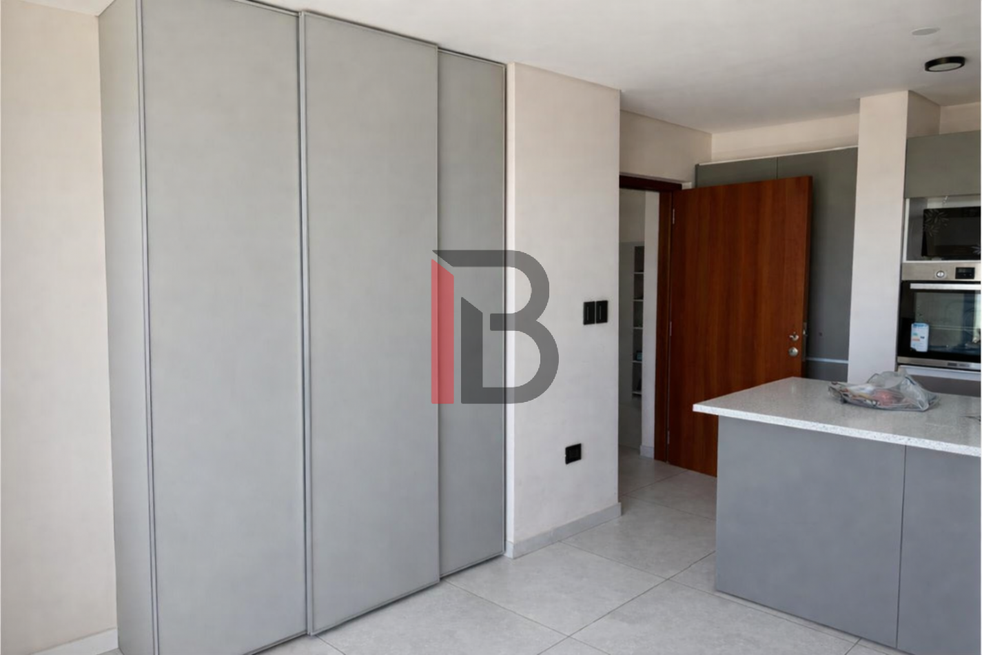 EXCLUSIVO PISO DE CATEGORIA - 226 m² con Doble Cochera | Cipolletti Centro